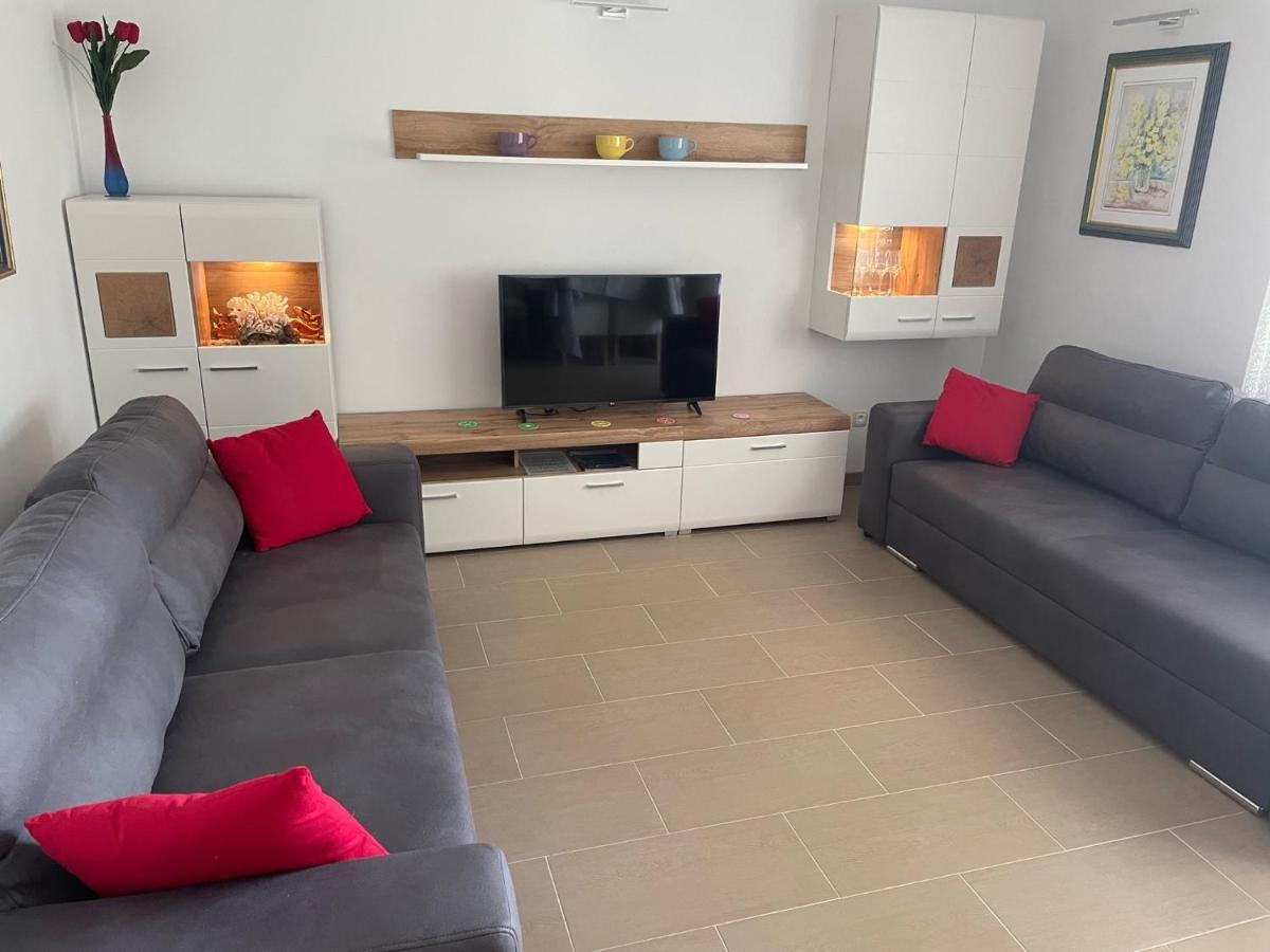 Lory Apartmani Dramalj Exterior foto